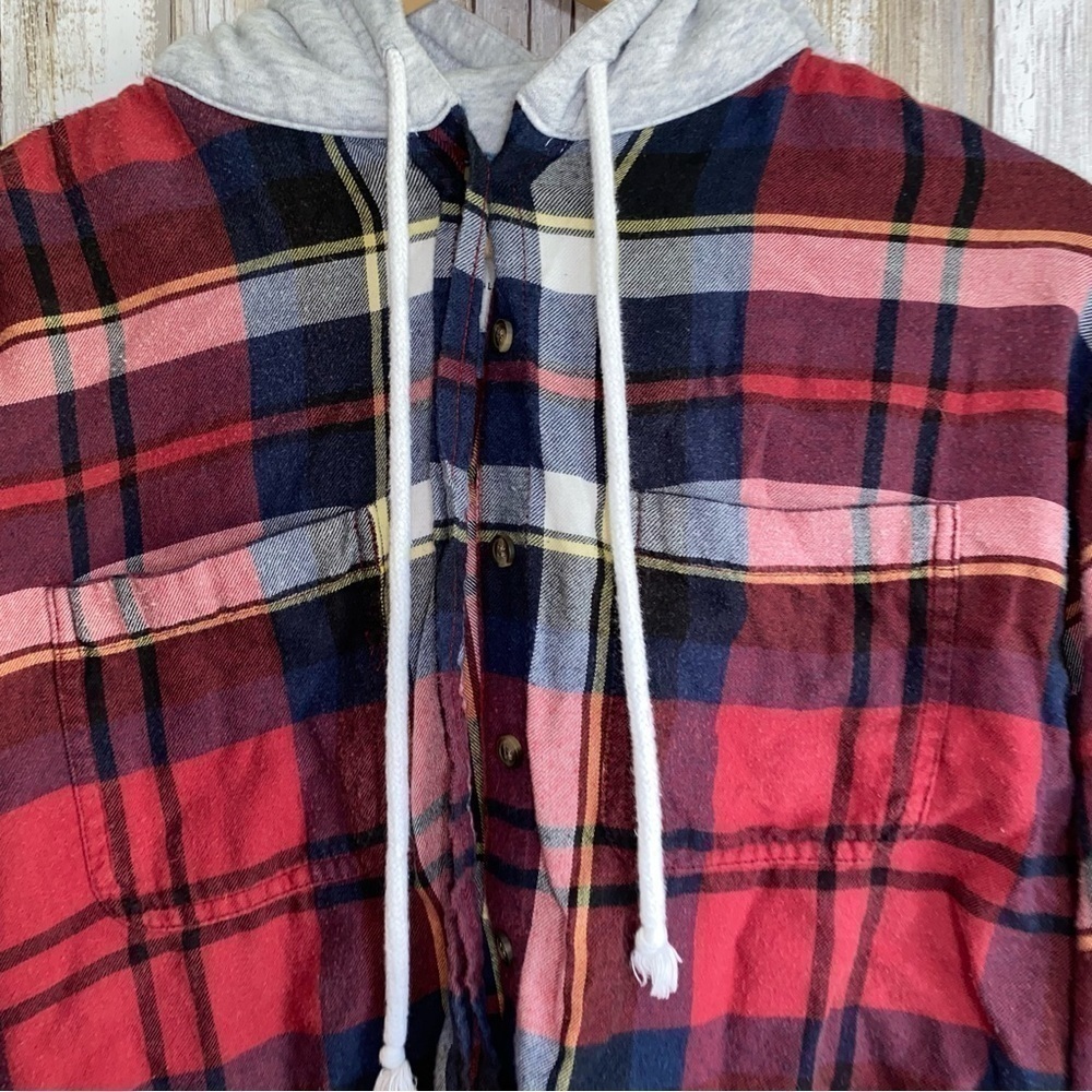 American Eagle Cozy Cabin Cropped Hoodie Flannel - Picture 6 of 8